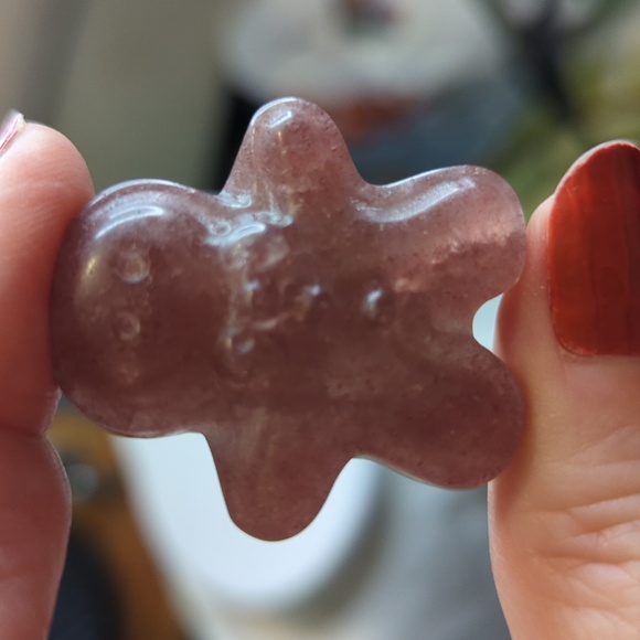 Strawberry Quartz Carved Gingerbread Man - Picture 3 of 3